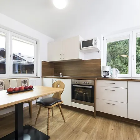 فيرينفونونغ هاوس زيكا *