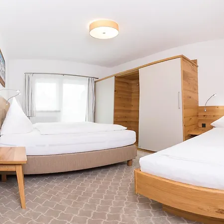 فيرينفونونغ هاوس زيكا *